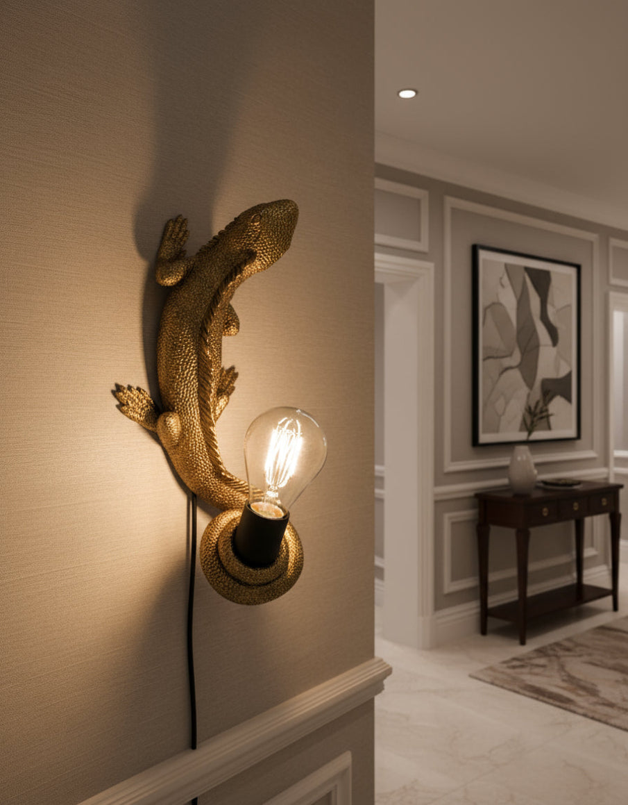 Iguana Wall / Table Lamp